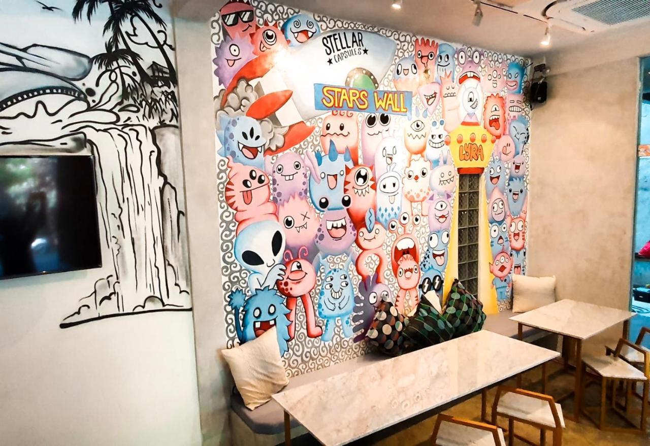 Hostel Stellar Capsules Seminyak Exteriér fotografie The interior of the restaurant